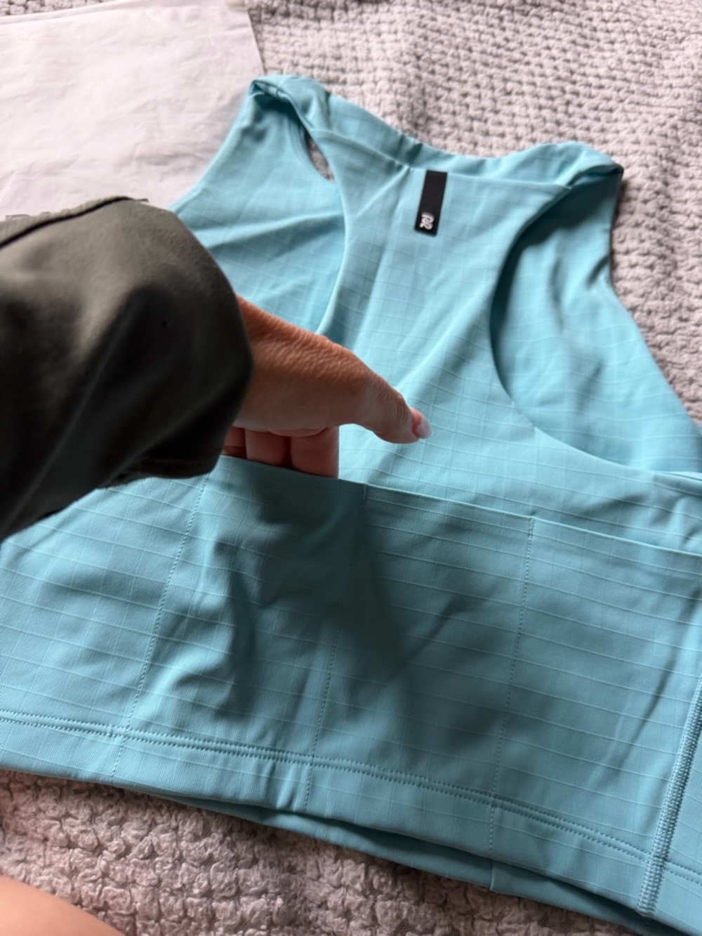 Bandit Teal Zip-Front Performance Crop Top - Picture 6 of 6
